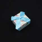 cutie-cadou-bleu-pentru-inel-sau-cercei-35x45x45cm-1.jpg