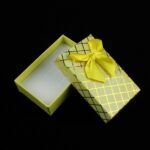 cutie-cadou-cu-imprimeu-decolorat-pentru-set-cercei-colier-si-inel-25x5x8cm-5.jpg