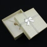 cutie-cadou-ivory-pentru-set-cercei-colier-si-inel-25x85x85cm-8.jpg