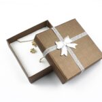 cutie-cadou-maro-pentru-set-cercei-colier-si-inel-25x85x85cm-4.jpg