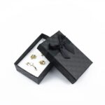 cutie-cadou-neagra-pentru-set-cercei-colier-si-inel-25x5x8cm.jpg