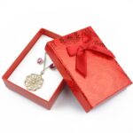 cutie-cadou-rosie-pentru-set-cercei-colier-si-inel-25x7x95cm-4.jpg