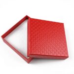 cutie-cadou-rosie-pentru-set-cercei-colier-si-inel-25x85x85cm.jpg