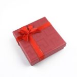 cutie-cadou-rosie-pentru-set-cercei-colier-si-inel-25x85x85cm-18.jpg