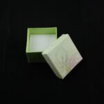 cutie-cadou-verde-pentru-inel-sau-cercei-35x45x45cm.jpg
