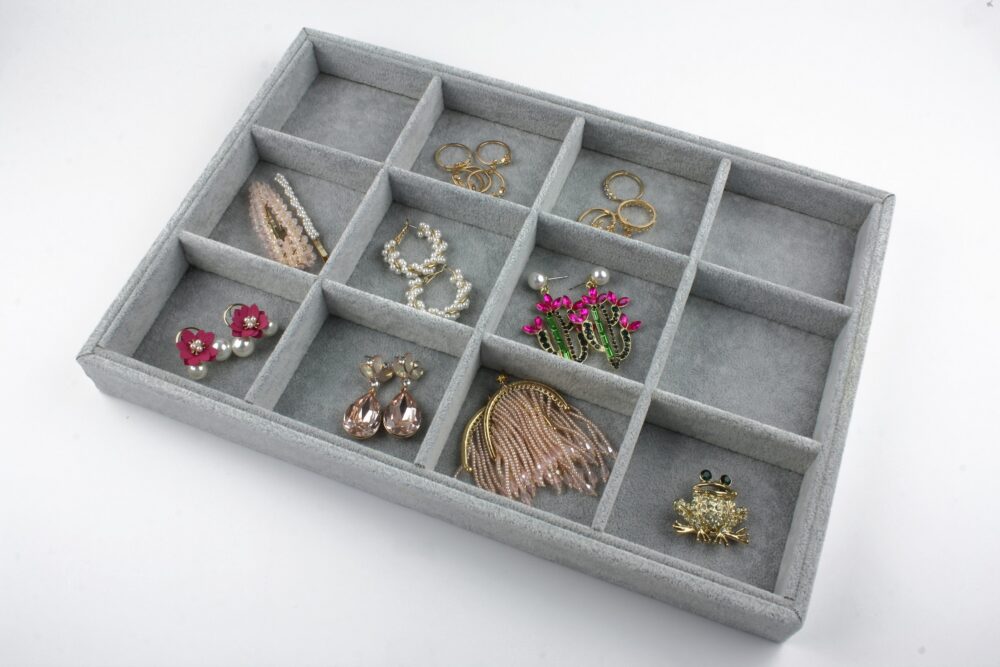 refresh Book Ban Panou catifea gri pentru prezentare bijuterii cu 12 compartimente