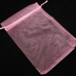saculet-organza-roz-aprox-10x15cm-1.jpg