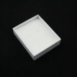 cutie-cadou-alba-cu-capac-transparent-pentru-set-cercei-colier-si-inel-2x65x75cm-2.jpg