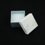 cutie-cadou-alba-model-floral-pentru-inel-35x5x5cm-3.jpg