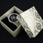 cutie-cadou-alba-pentru-bijuterii-cu-pernita-55x8x85cm.jpg