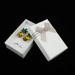 cutie-cadou-alba-pentru-set-cercei-colier-si-inel-25x5x8cm-25.jpg