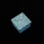 cutie-cadou-albastra-cu-efect-stralucitor-pentru-inel-35x45x45cm-1.jpg