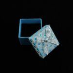 cutie-cadou-albastra-cu-efect-stralucitor-pentru-inel-35x45x45cm.jpg