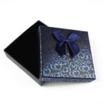 cutie-cadou-albastra-model-inimioare-pentru-set-cercei-colier-si-inel-87x87x25cm.jpg