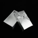 cutie-cadou-argintie-pentru-set-cercei-colier-si-inel-25x5x8cm-12.jpg