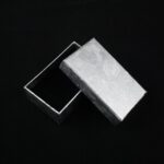 cutie-cadou-argintie-pentru-set-cercei-colier-si-inel-25x5x8cm-3.jpg