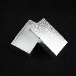 cutie-cadou-argintie-pentru-set-colier-cercei-si-inel-25x5x8cm-3.jpg