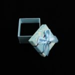 cutie-cadou-bleu-model-floral-pentru-inel-35x45x45cm.jpg