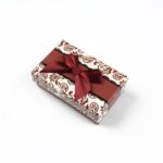 cutie-cadou-grena-pentru-set-cercei-colier-si-inel-25x5x8cm-1.jpg