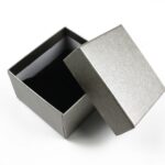 cutie-cadou-gri-pentru-bijuterii-cu-pernita-55x8x85cm-6.jpg