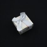 cutie-cadou-gri-pentru-inel-sau-cercei-35x45x45cm-5.jpg