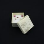 cutie-cadou-ivory-model-floral-pentru-inel-sau-cercei-35x45x45cm.jpg