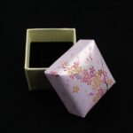 cutie-cadou-model-floral-pentru-inel-4x5x5cm-3.jpg