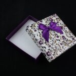 cutie-cadou-model-floral-pentru-set-cercei-colier-si-inel-25x85x85cm-3.jpg