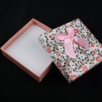 cutie-cadou-model-floral-pentru-set-cercei-colier-si-inel-25x85x85cm-7.jpg