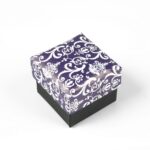 cutie-cadou-mov-model-floral-pentru-inel-4x5x5cm-1.jpg