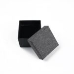 cutie-cadou-neagra-cu-efect-stralucitor-pentru-inel-sau-cercei-35x5x5cm.jpg