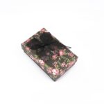 cutie-cadou-neagra-model-floral-pentru-set-colier-cercei-si-inel-25x5x78cm-1.jpg