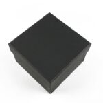 cutie-cadou-neagra-pentru-bratara-sau-ceas-cu-pernita-88x88x55cm-1.jpg