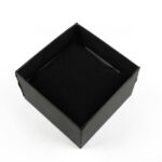 cutie-cadou-neagra-pentru-bratara-sau-ceas-cu-pernita-88x88x55cm-2.jpg