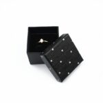cutie-cadou-neagra-pentru-inel-sau-cercei-35x45x45cm-4.jpg