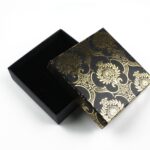 cutie-cadou-neagra-pentru-set-cercei-colier-si-inel-25x85x85cm-11.jpg