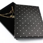 cutie-cadou-neagra-pentru-set-cercei-colier-si-inel-3x12x16cm-10.jpg