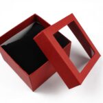 cutie-cadou-rosie-cu-capac-transparent-pentru-bijuterii-cu-pernita-5x88x88cm.jpg