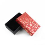 cutie-cadou-rosie-model-floral-auriu-pentru-set-cercei-colier-si-inel-25x5x8cm.jpg