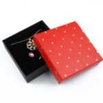 cutie-cadou-rosie-pentru-set-cercei-colier-si-inel-25x85x85cm-41.jpg