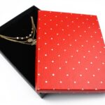 cutie-cadou-rosie-pentru-set-cercei-colier-si-inel-3x12x16cm-65.jpg