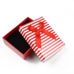 cutie-cadou-rosie-pentru-set-colier-cercei-si-inel-27x6x8cm.jpg