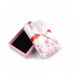 cutie-cadou-roz-model-floral-pentru-set-colier-cercei-si-inel-28x5x8cm.jpg