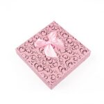 cutie-cadou-roz-model-inimioare-pentru-set-cercei-colier-si-inel-87x87x25cm-1.jpg
