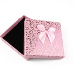 cutie-cadou-roz-model-inimioare-pentru-set-cercei-colier-si-inel-87x87x25cm.jpg