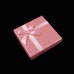 cutie-cadou-roz-pentru-set-cercei-colier-si-inel-25x85x85cm-4.jpg