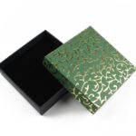 cutie-cadou-verde-model-floral-auriu-pentru-set-cercei-colier-si-inel-25x85x85cm.jpg