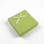 cutie-cadou-verde-pentru-set-cercei-colier-si-inel-25x85x85cm-6.jpg