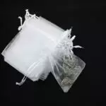 saculet-organza-alb-aprox-65x8cm.jpg
